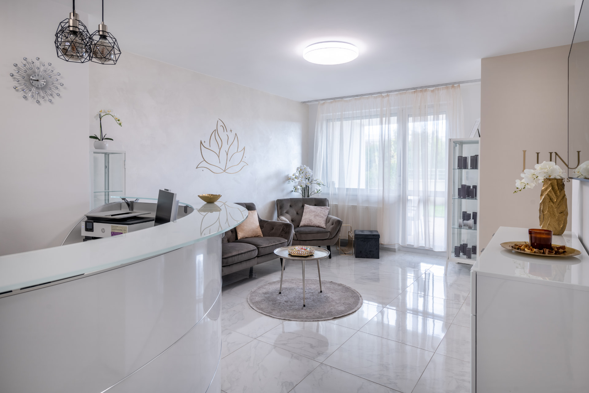 A Lunelle Aesthetic recepció és várószalonja